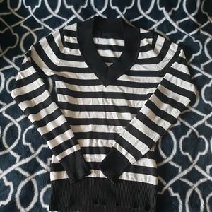 Stripped V-neck Sweater